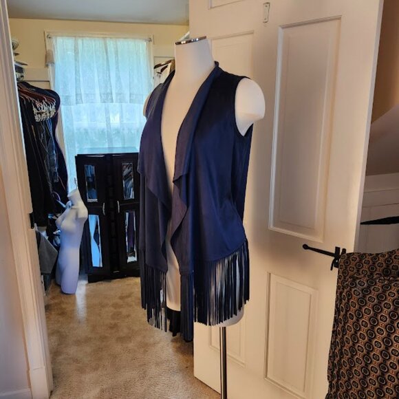 Design History Vest - Picture 3 of 8